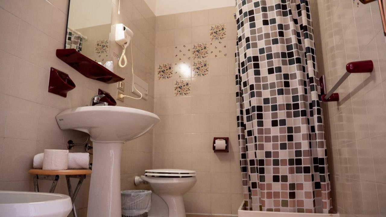 Albergo Tecla Lazise Luaran gambar